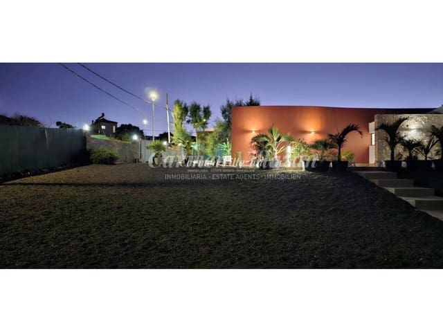 4 soverom Villa til salgs i Puerto del Rosario med garasje - € 730 000 (Ref: 9480635)