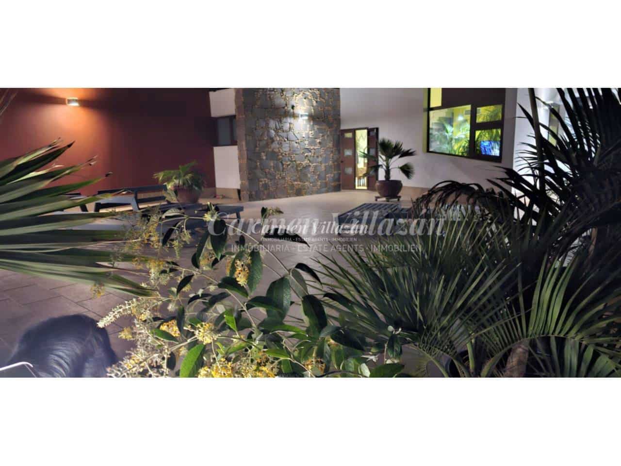 4 bedroom Villa for sale in Puerto del Rosario with garage - € 730,000 (Ref: 9480635)