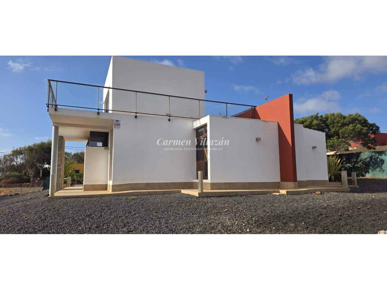 4 bedroom Villa for sale in Puerto del Rosario with garage - € 730,000 (Ref: 9480635)