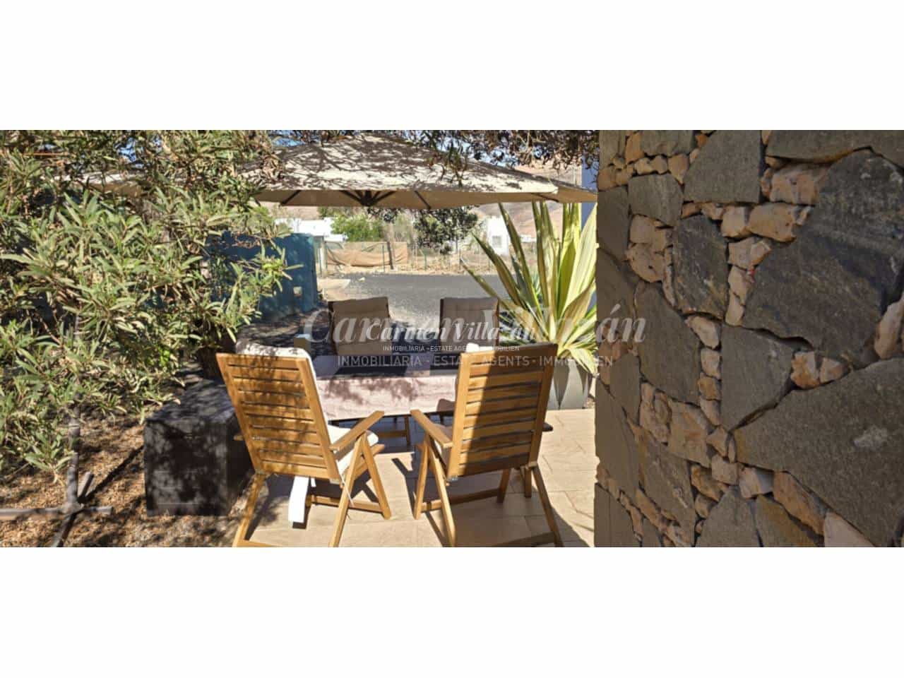 4 bedroom Villa for sale in Puerto del Rosario with garage - € 730,000 (Ref: 9480635)