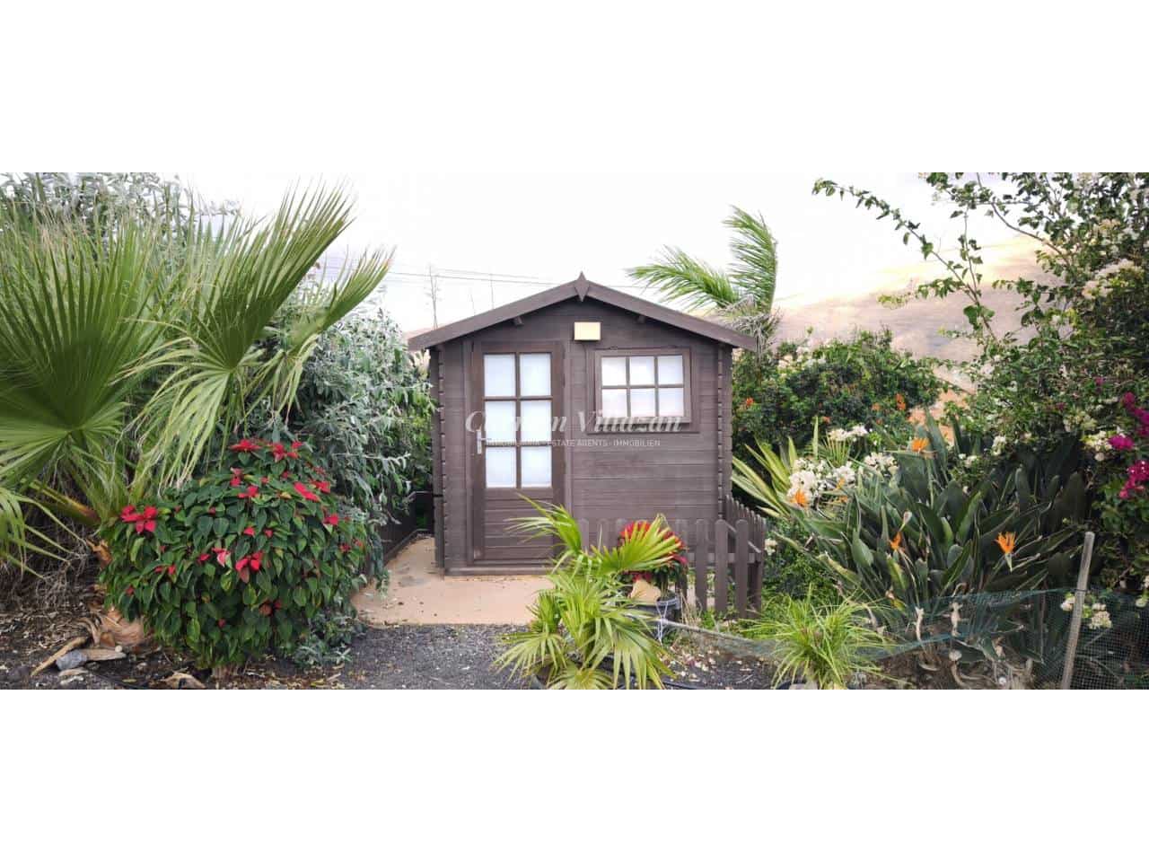 4 bedroom Villa for sale in Puerto del Rosario with garage - € 730,000 (Ref: 9480635)