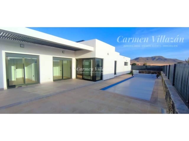 3 sypialnia Willa na sprzedaż w El Roque, La Oliva z basenem garażem - 650 000 € (Ref: 9487937)