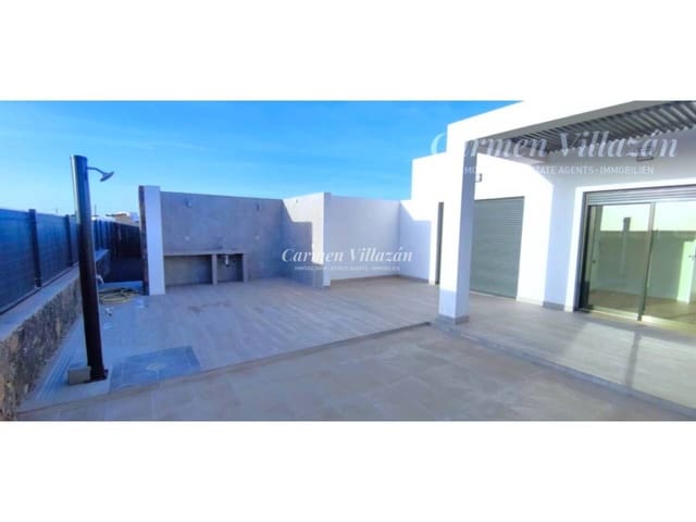 3 sypialnia Willa na sprzedaż w El Roque, La Oliva z basenem garażem - 650 000 € (Ref: 9487937)