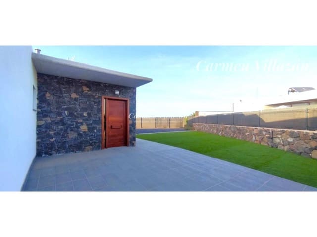 3 sypialnia Willa na sprzedaż w El Roque, La Oliva z basenem garażem - 650 000 € (Ref: 9487937)