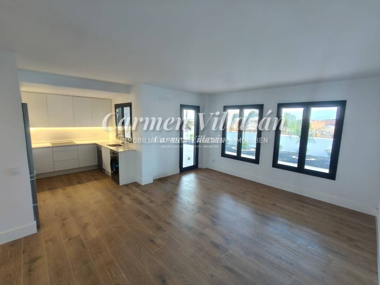 2 bedroom Apartment for sale in Corralejo with pool garage - € 245,000 (Ref: 9487938)