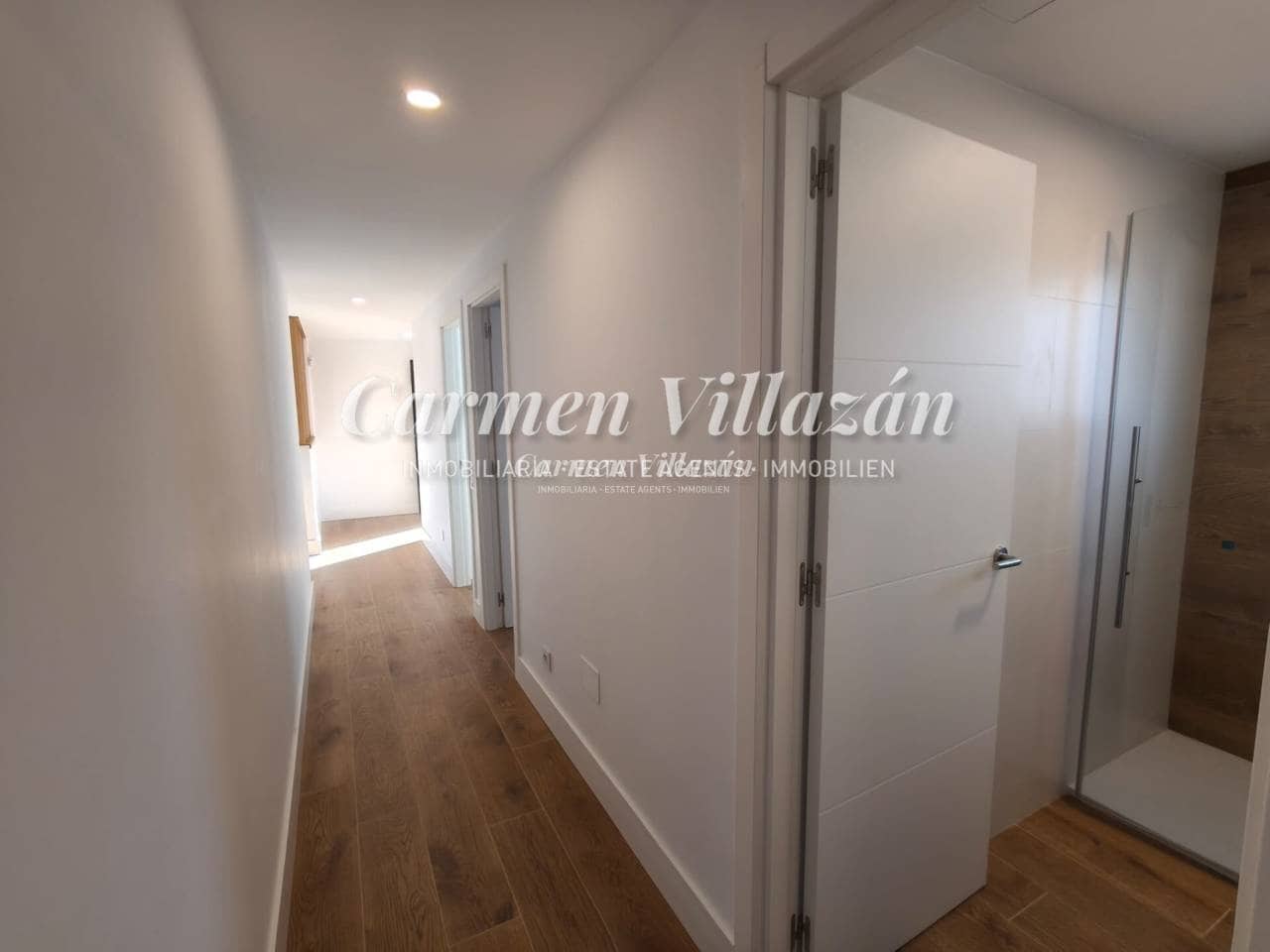 2 bedroom Apartment for sale in Corralejo with pool garage - € 245,000 (Ref: 9487938)