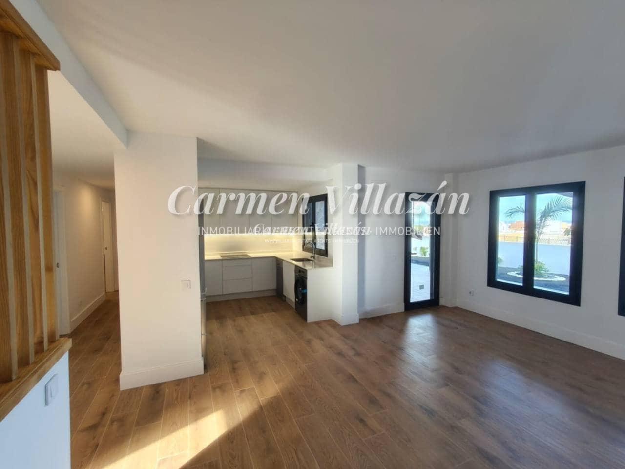 2 bedroom Apartment for sale in Corralejo with pool garage - € 245,000 (Ref: 9487938)