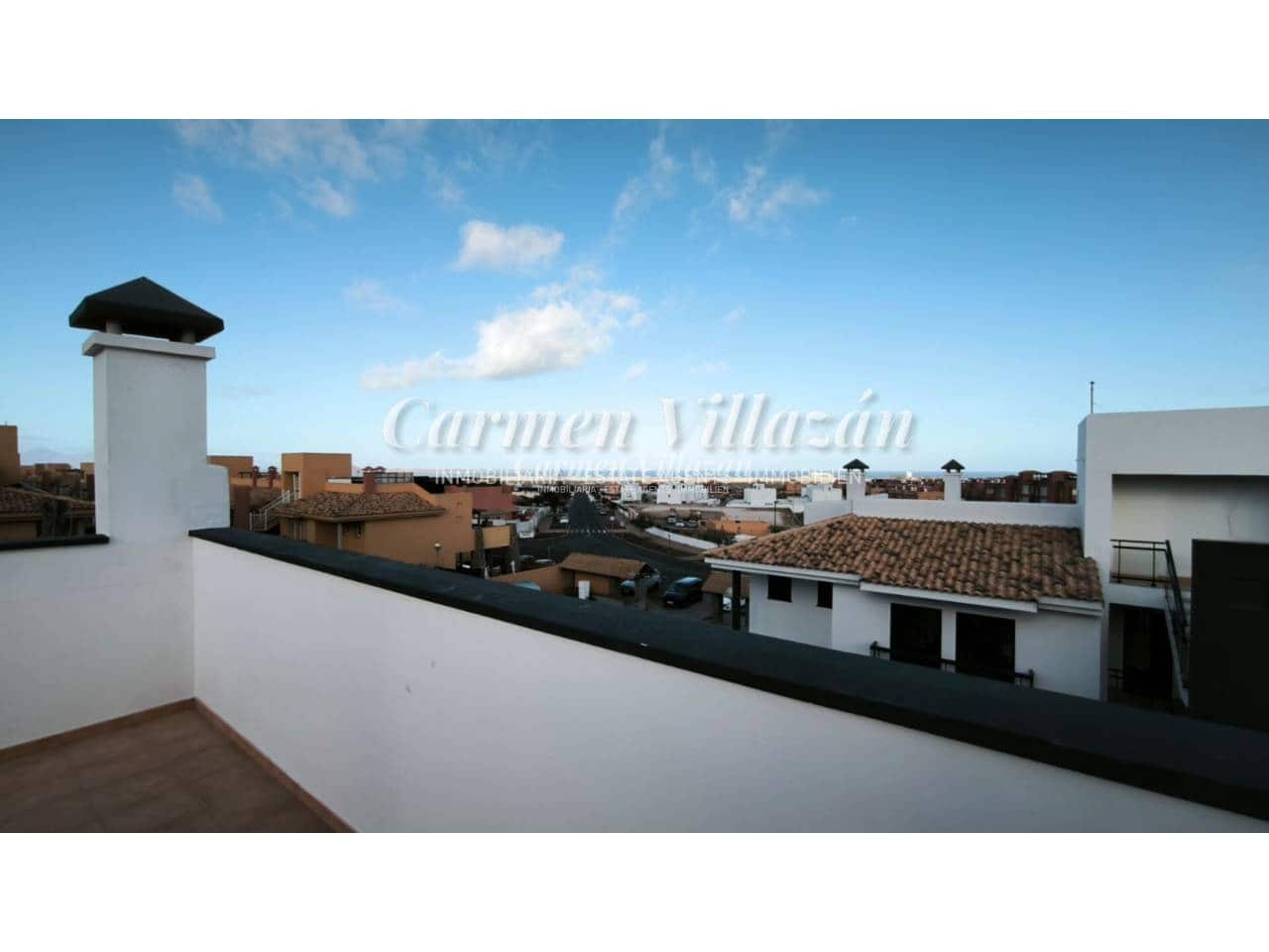 2 bedroom Apartment for sale in Corralejo with pool garage - € 245,000 (Ref: 9487938)