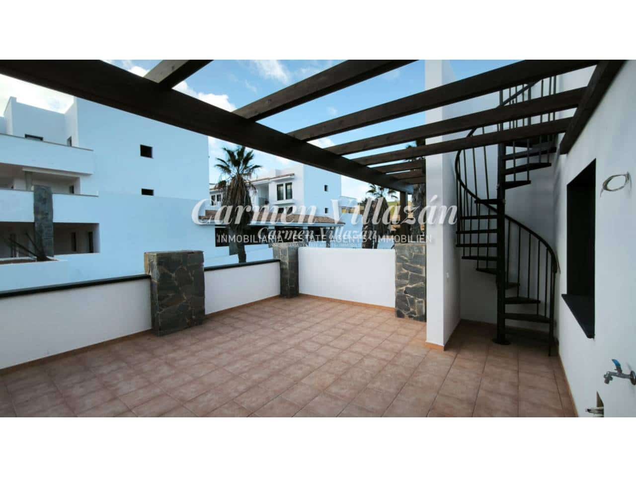 2 bedroom Apartment for sale in Corralejo with pool garage - € 245,000 (Ref: 9487938)