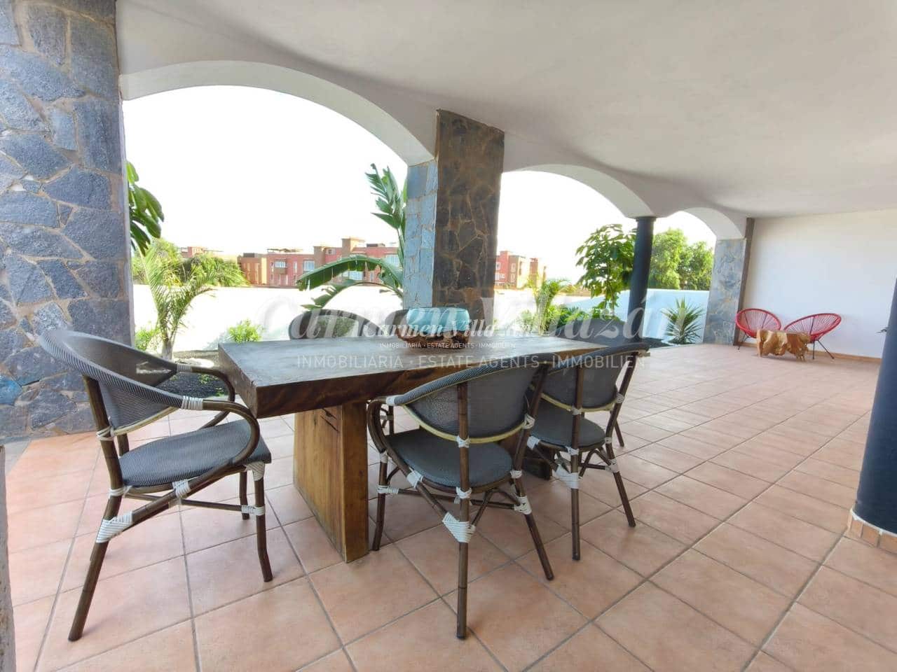 2 soverom Leilighet til salgs i Corralejo med svømmebasseng garasje - € 249 000 (Ref: 9487938)