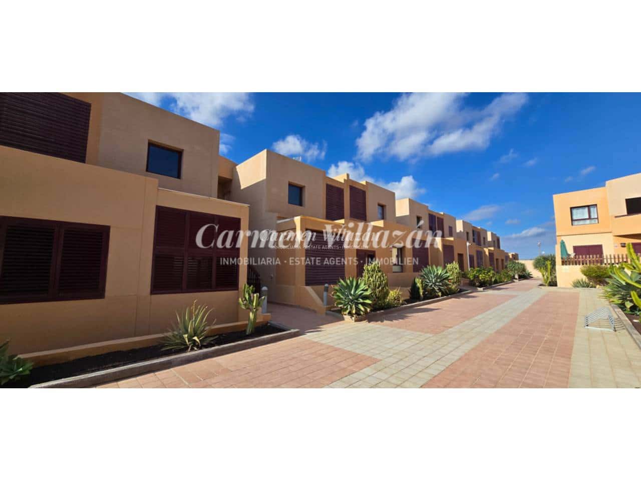 2 bedroom Apartment for sale in Caleta de Fuste with pool garage - € 185,000 (Ref: 9500966)