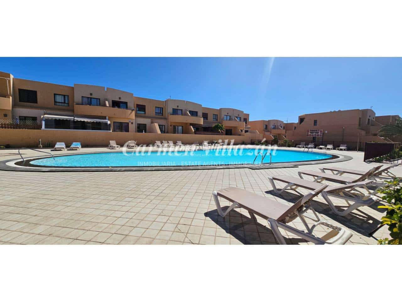 2 bedroom Apartment for sale in Caleta de Fuste with pool garage - € 185,000 (Ref: 9500966)