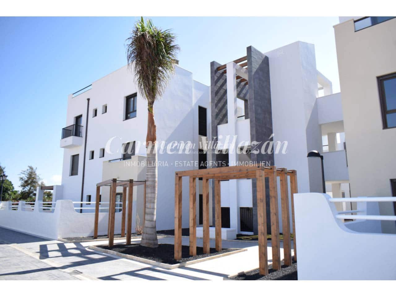 2 bedroom Apartment for sale in Caleta de Fuste with pool garage - € 350,000 (Ref: 9503709)