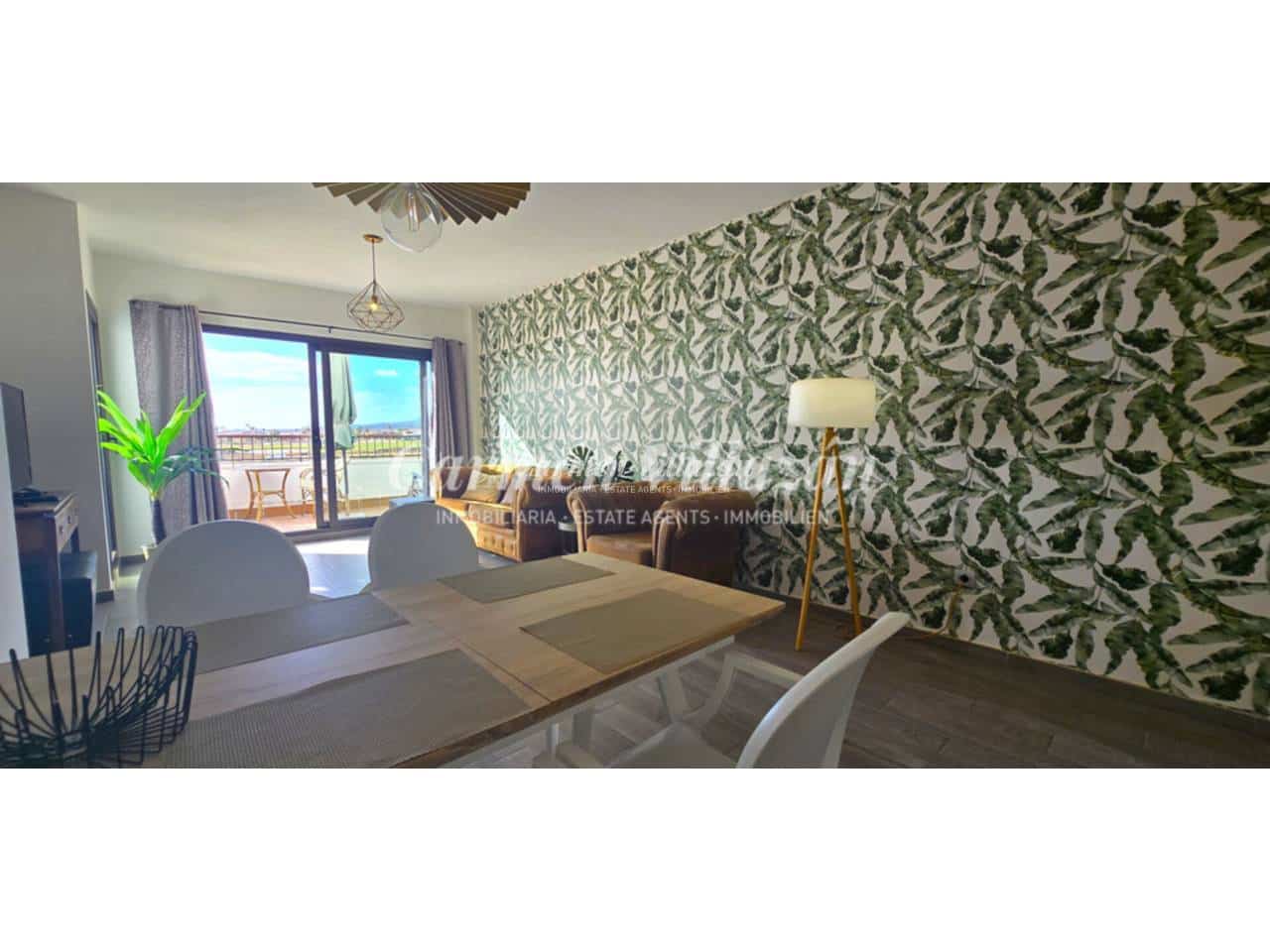 2 bedroom Apartment for sale in Caleta de Fuste with pool garage - € 350,000 (Ref: 9503709)