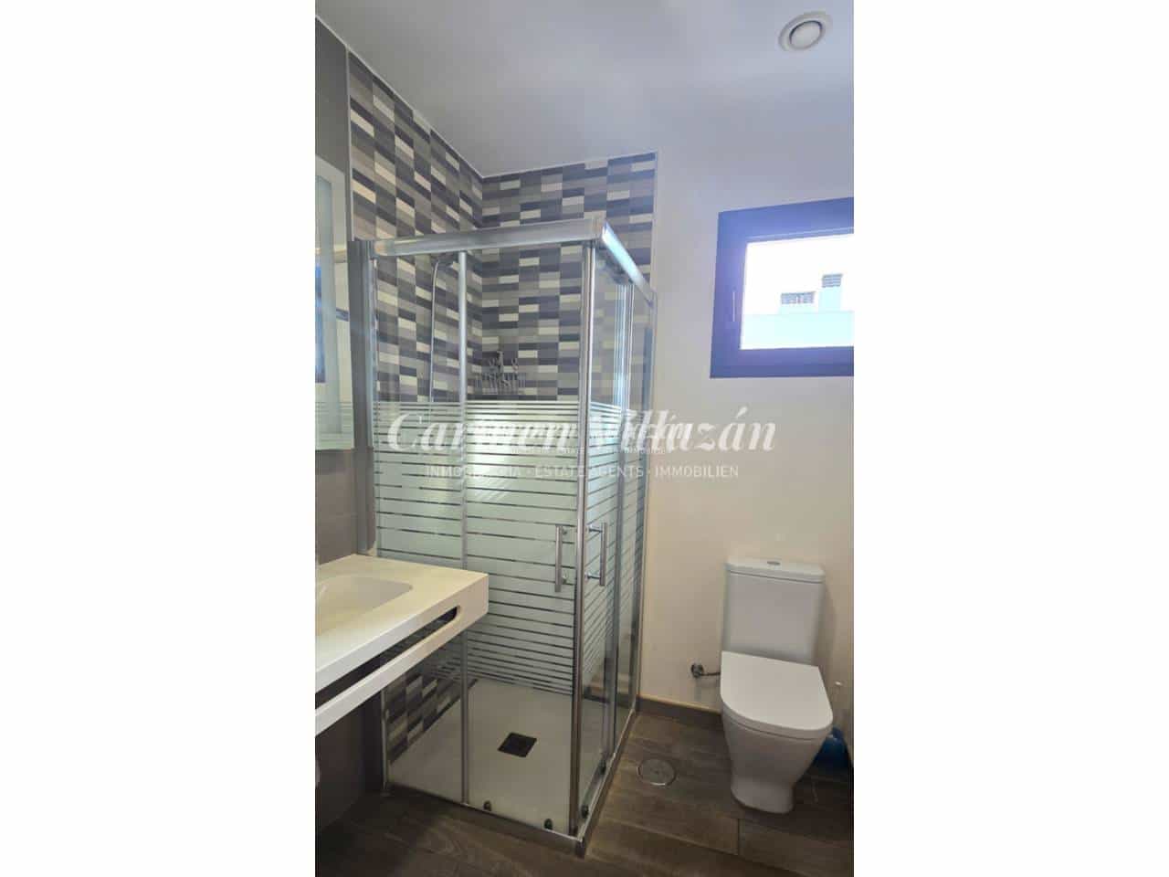 2 bedroom Apartment for sale in Caleta de Fuste with pool garage - € 350,000 (Ref: 9503709)