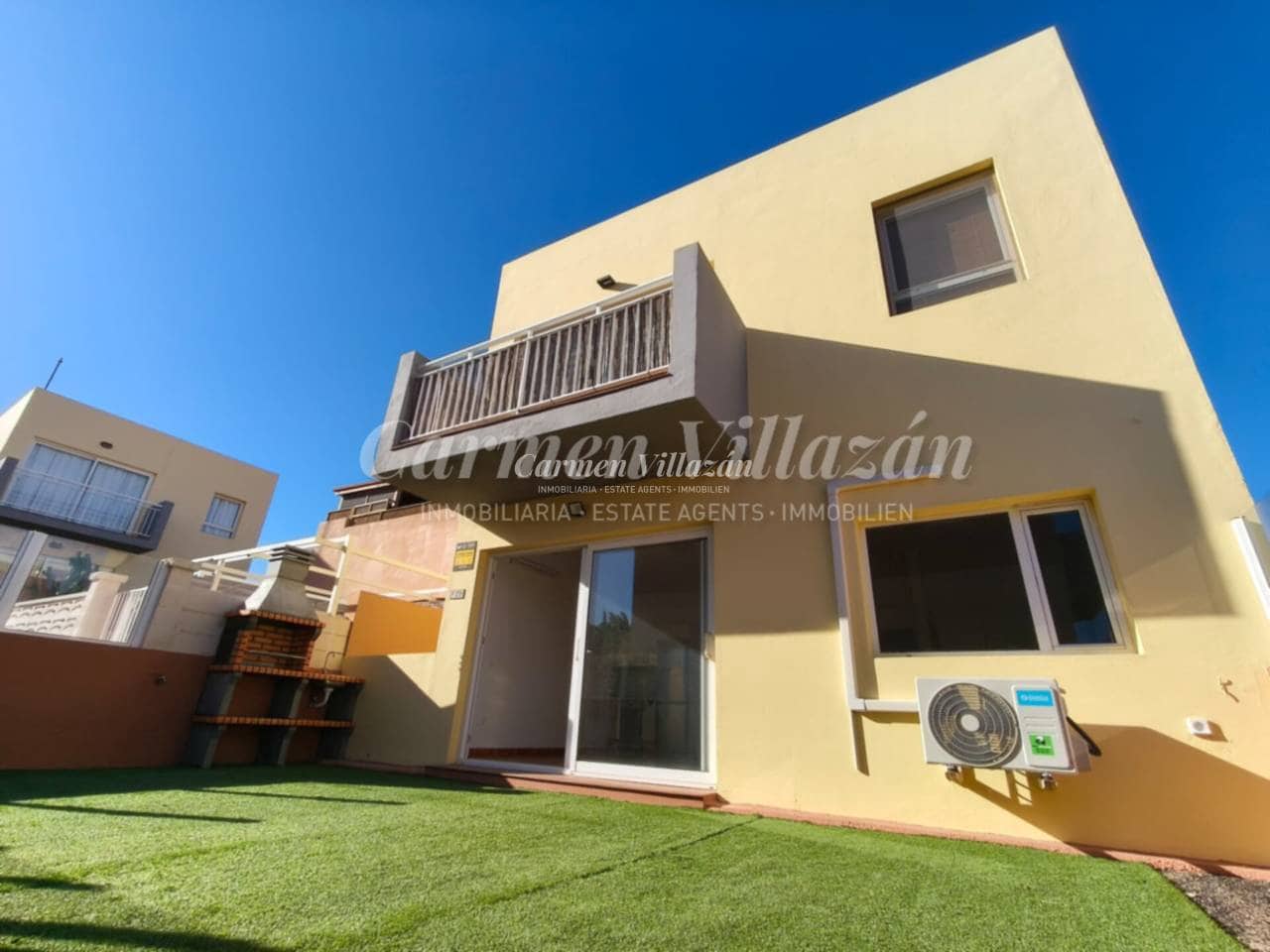 2 slaapkamer Appartement te koop in Corralejo met zwembad - € 255.000 (Ref: 9523793)