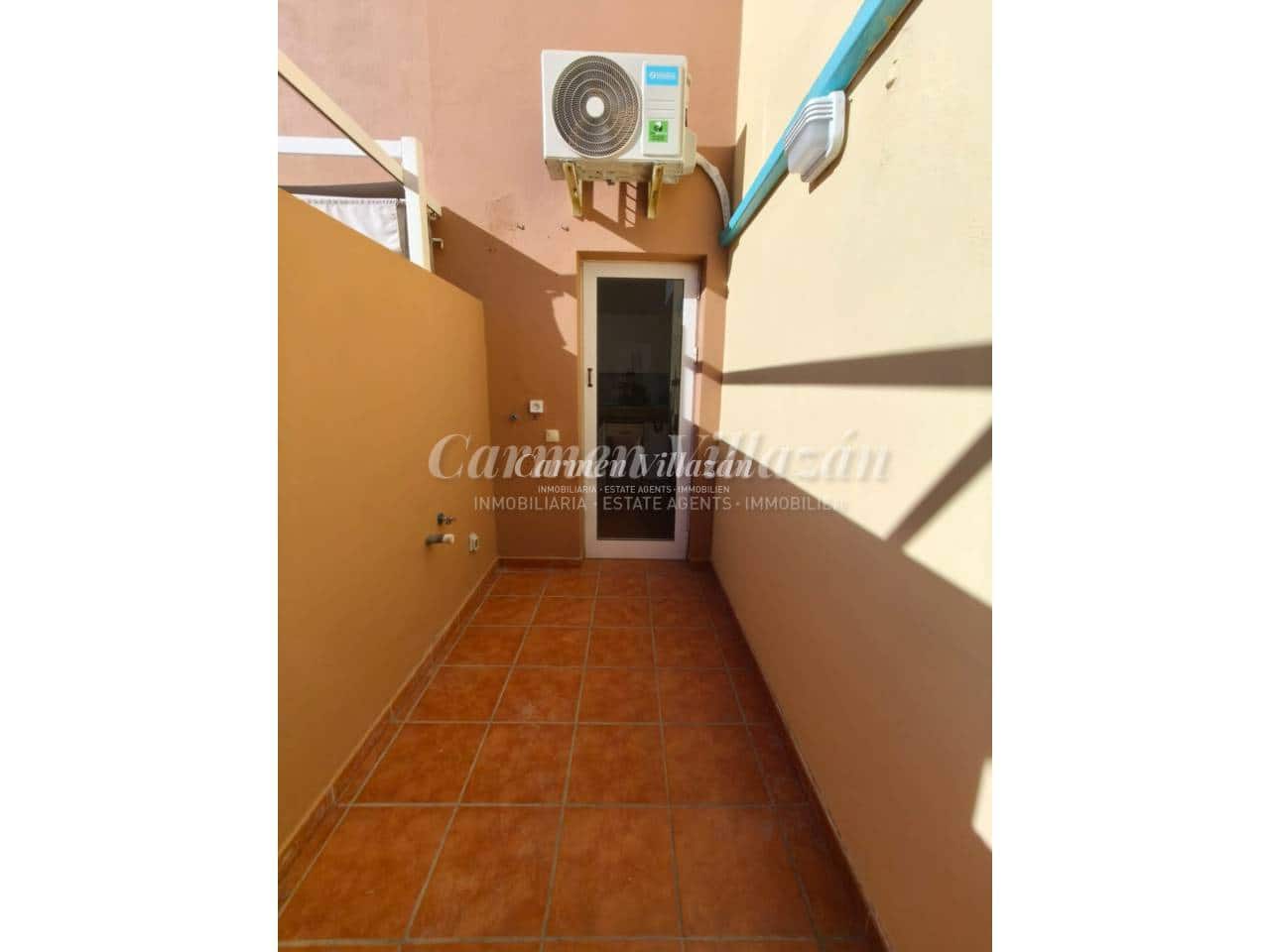 2 slaapkamer Appartement te koop in Corralejo met zwembad - € 255.000 (Ref: 9523793)