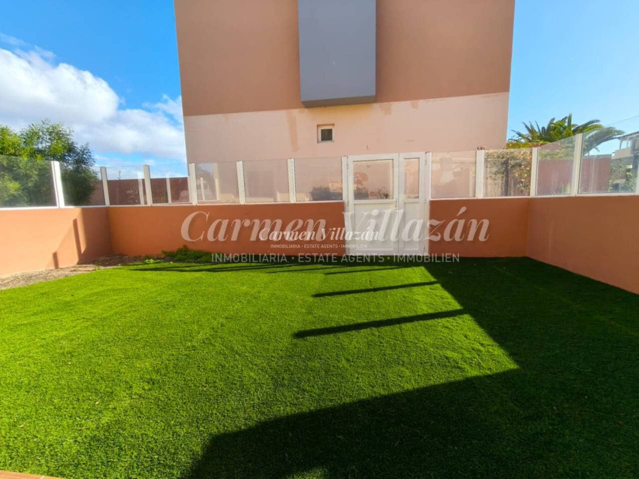 2 slaapkamer Appartement te koop in Corralejo met zwembad - € 255.000 (Ref: 9523793)