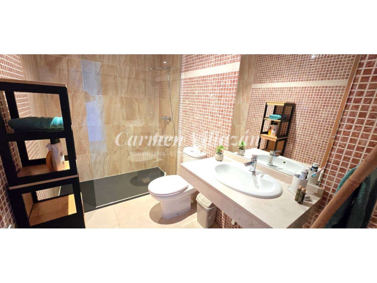 3 makuuhuone Huvila myytävänä paikassa Caleta de Fuste mukana uima-altaan 
autotalli - 399 000 € (Ref: 9542871)