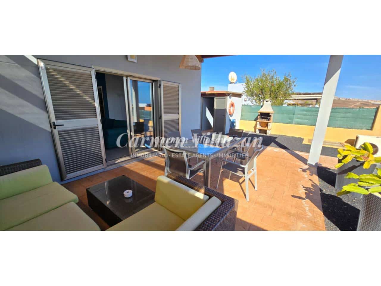 3 makuuhuone Huvila myytävänä paikassa Caleta de Fuste mukana uima-altaan 
autotalli - 399 000 € (Ref: 9542871)