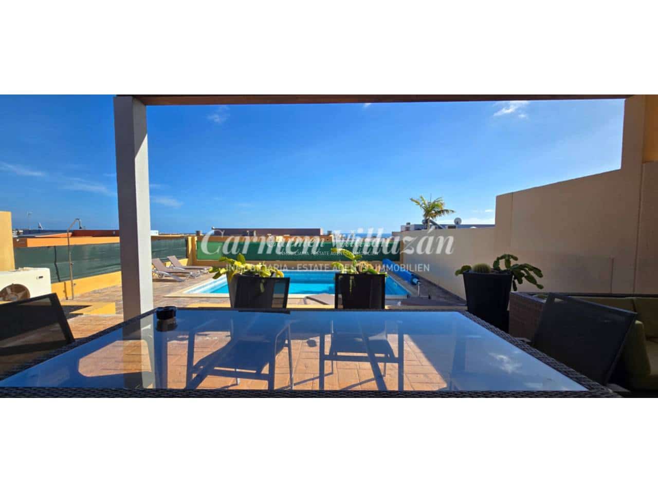 3 makuuhuone Huvila myytävänä paikassa Caleta de Fuste mukana uima-altaan 
autotalli - 399 000 € (Ref: 9542871)