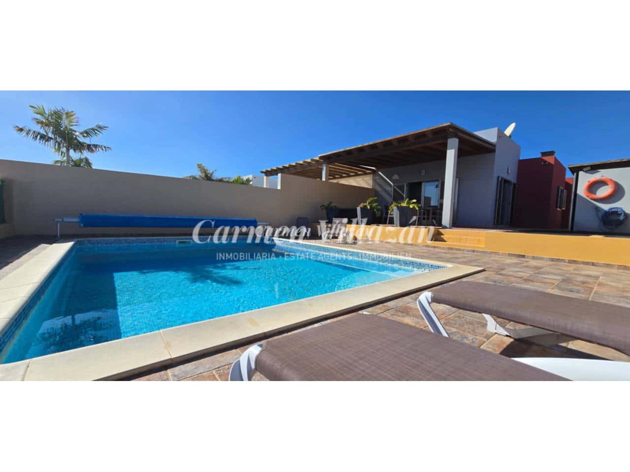 3 makuuhuone Huvila myytävänä paikassa Caleta de Fuste mukana uima-altaan 
autotalli - 399 000 € (Ref: 9542871)