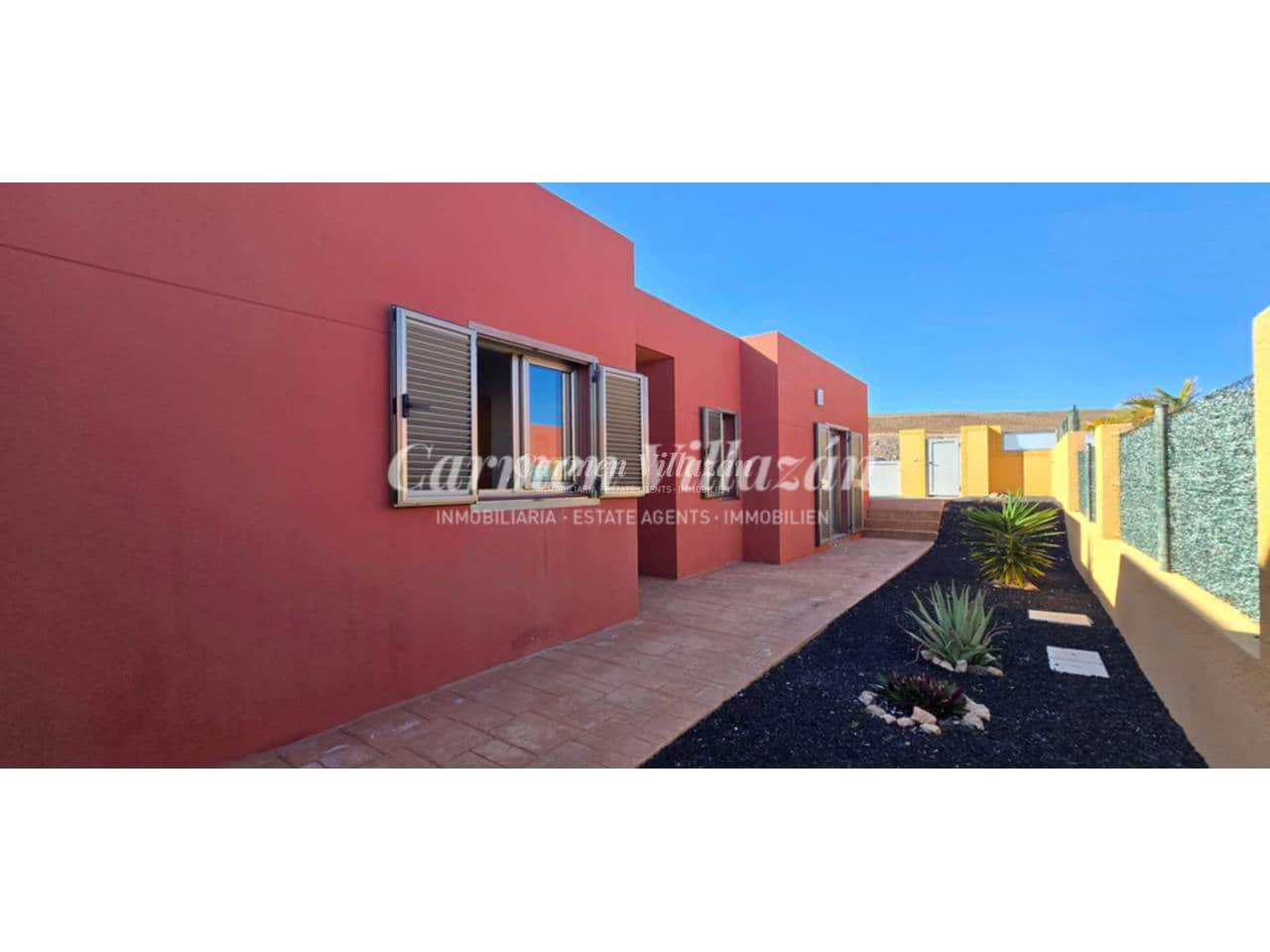 3 makuuhuone Huvila myytävänä paikassa Caleta de Fuste mukana uima-altaan 
autotalli - 399 000 € (Ref: 9542871)