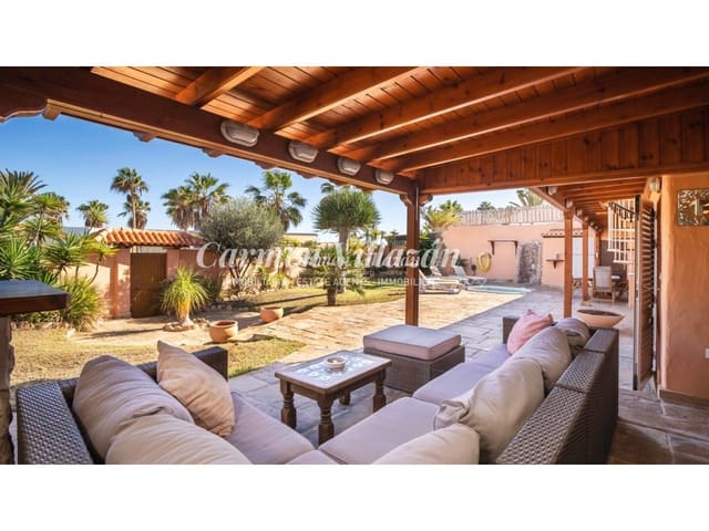 5 soverom Villa til salgs i Caleta de Fuste, Antigua med svømmebasseng - € 1 200 000 (Ref: 9563939)
