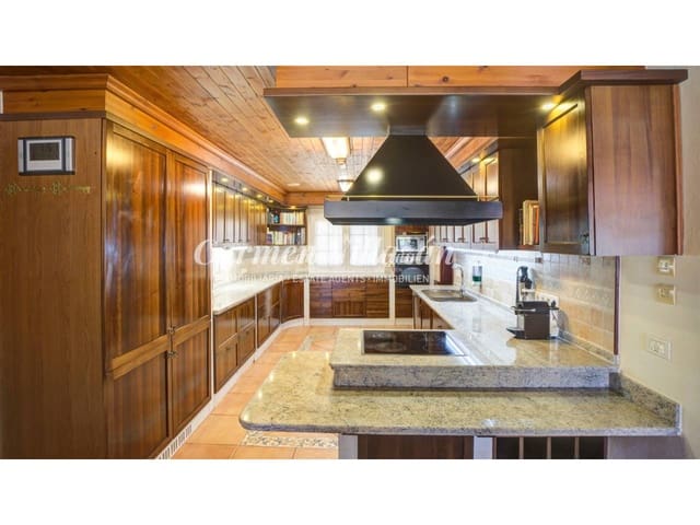 5 soverom Villa til salgs i Caleta de Fuste, Antigua med svømmebasseng - € 1 200 000 (Ref: 9563939)