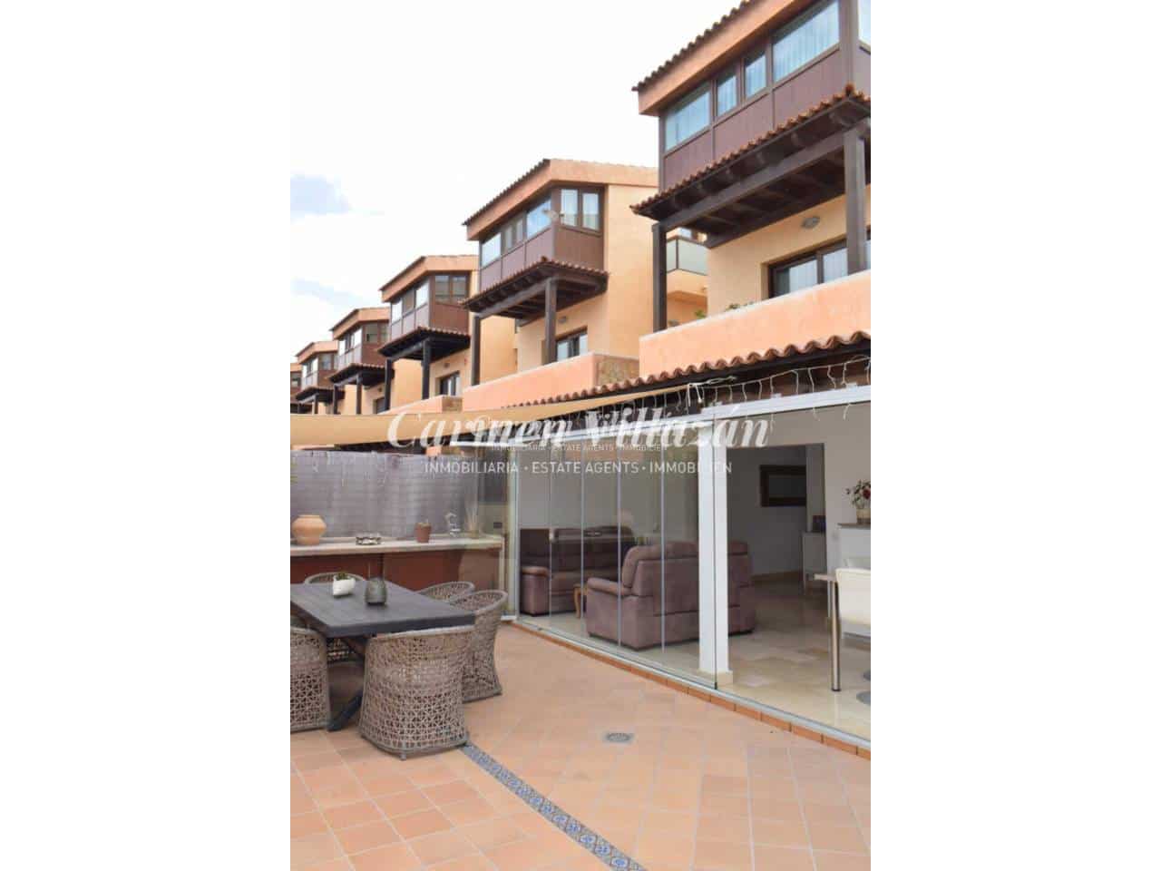 6 soveværelse Villa til salg i Corralejo med swimmingpool garage - € 720.000 (Ref: 9563941)