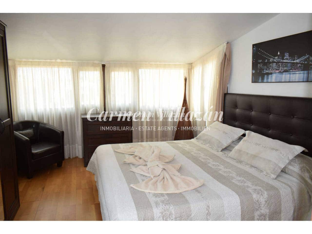 6 soveværelse Villa til salg i Corralejo med swimmingpool garage - € 720.000 (Ref: 9563941)