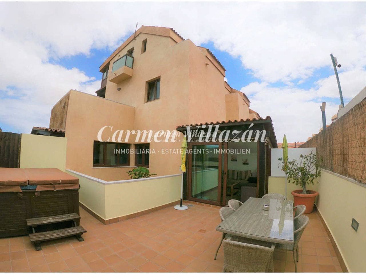 6 soveværelse Villa til salg i Corralejo med swimmingpool garage - € 720.000 (Ref: 9563941)