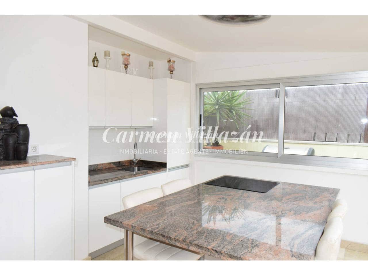 6 soveværelse Villa til salg i Corralejo med swimmingpool garage - € 720.000 (Ref: 9563941)