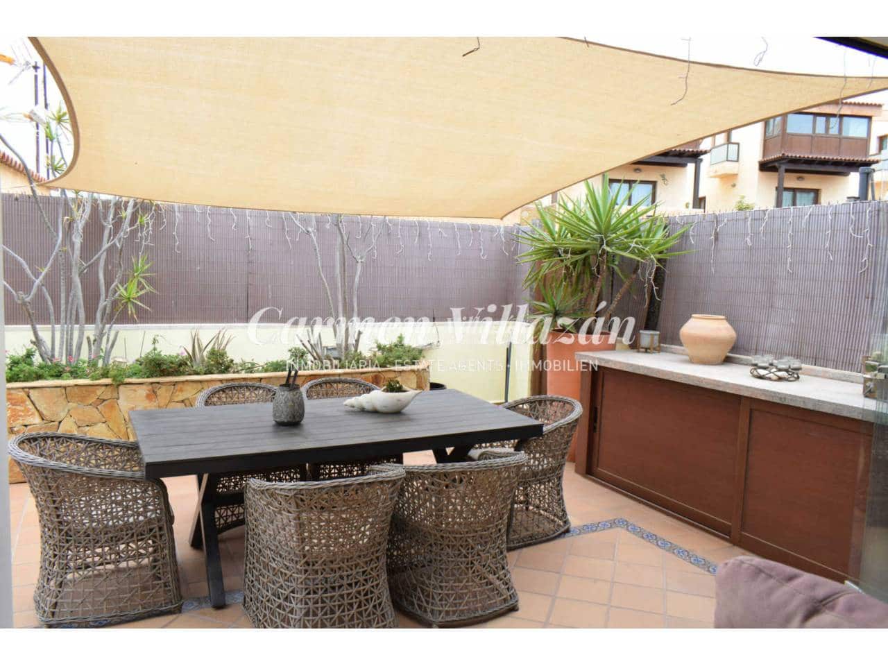 6 soveværelse Villa til salg i Corralejo med swimmingpool garage - € 720.000 (Ref: 9563941)