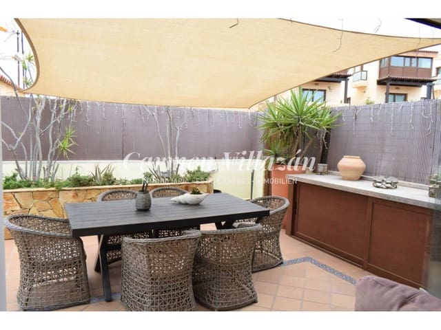 6 quarto Moradia para venda em Corralejo, La Oliva com piscina garagem - 720 000 € (Ref: 9563941)