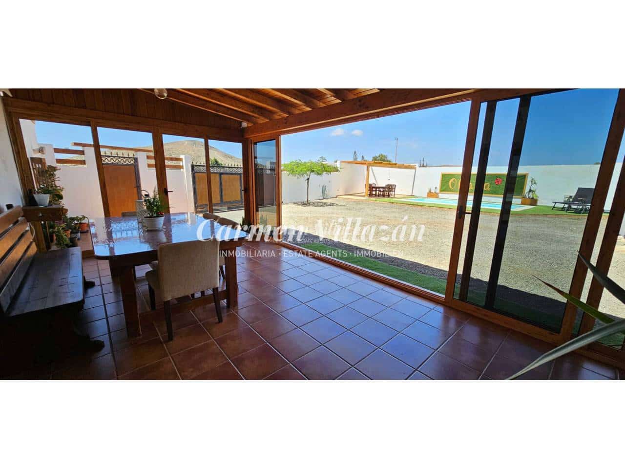 2 Zimmer Villa zu verkaufen in Tuineje mit Pool Garage - 369.000 € (Ref: 9563951)