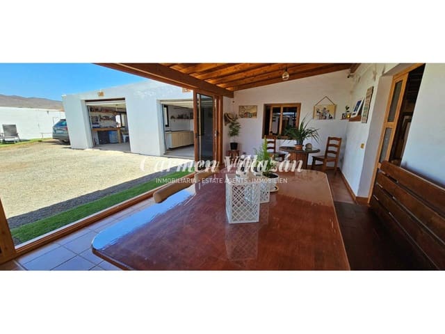 2 Zimmer Villa zu verkaufen in Tuineje mit Pool Garage - 369.000 € (Ref: 9563951)