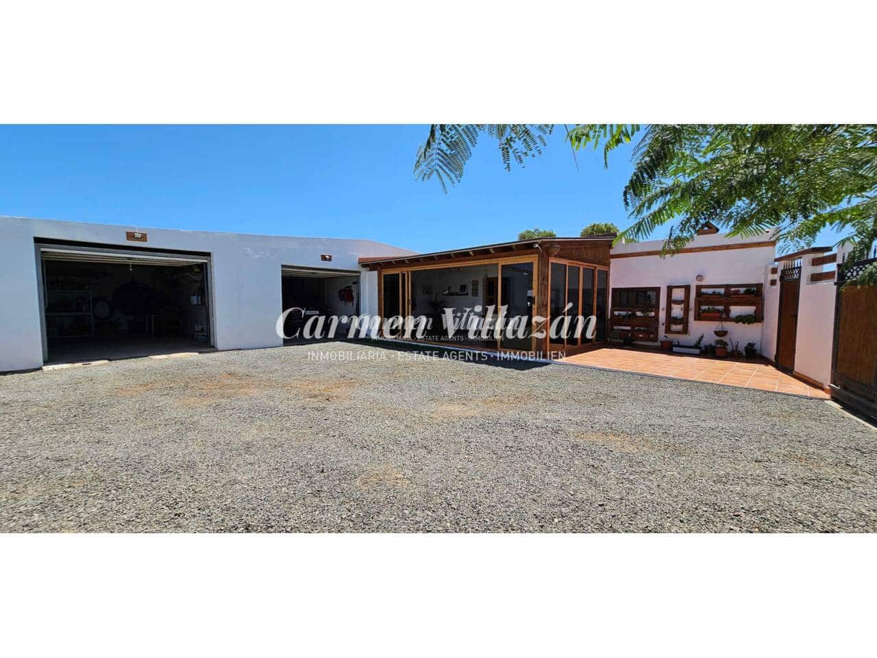 2 Zimmer Villa zu verkaufen in Tuineje mit Pool Garage - 369.000 € (Ref: 9563951)