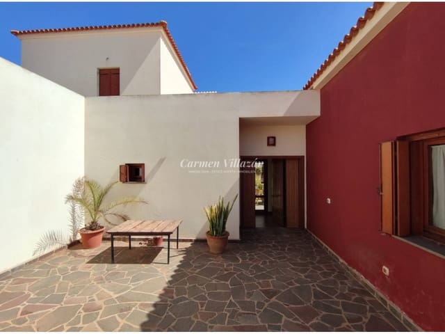 4 sypialnia Willa na sprzedaż w Puerto del Rosario z garażem - 750 000 € (Ref: 9563952)