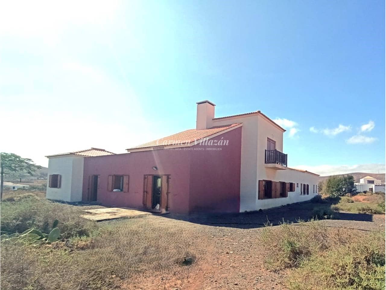 4 sypialnia Willa na sprzedaż w Puerto del Rosario z garażem - 750 000 € (Ref: 9563952)