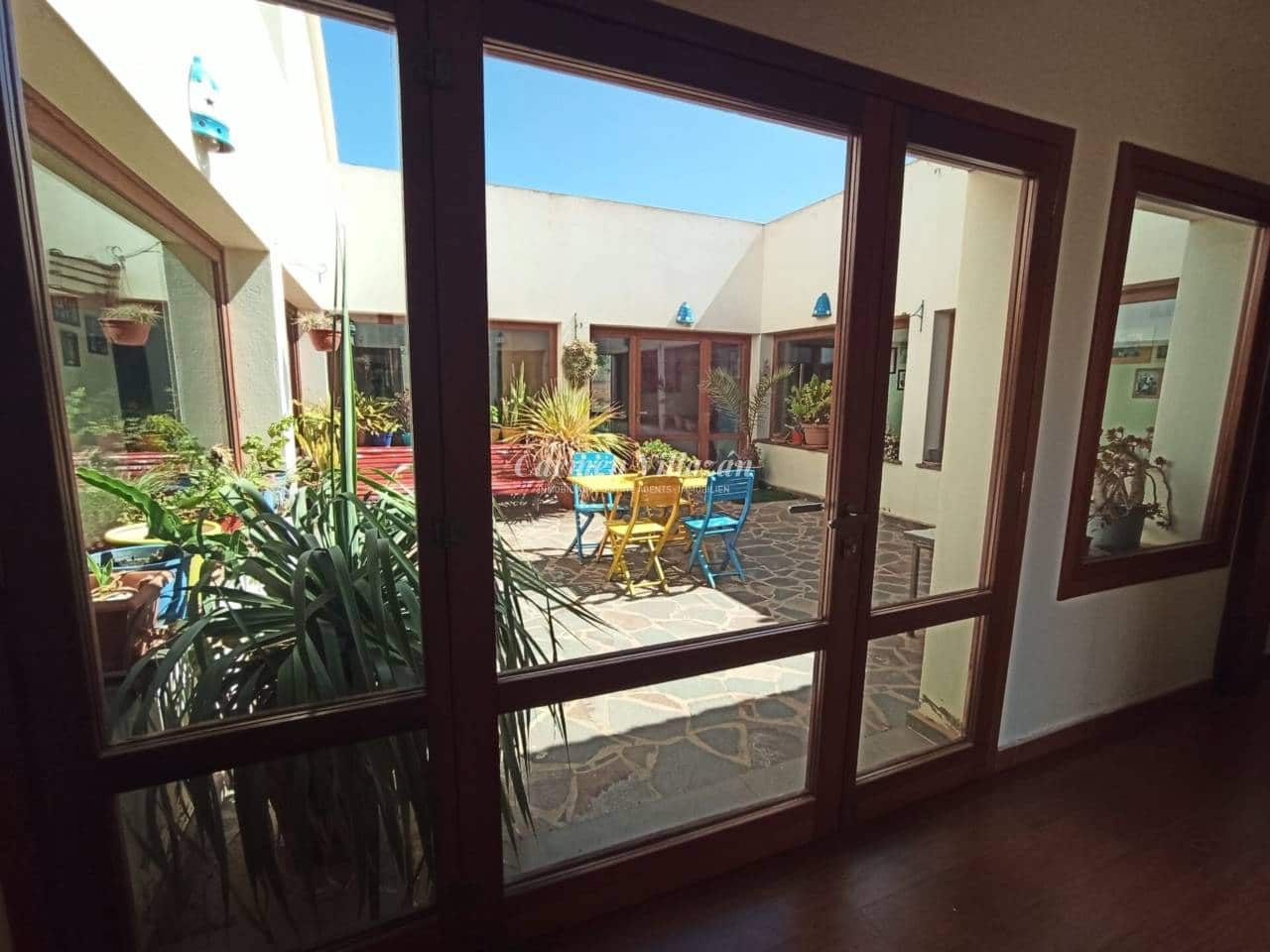 4 sypialnia Willa na sprzedaż w Puerto del Rosario z garażem - 750 000 € (Ref: 9563952)