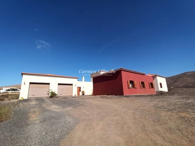 4 sypialnia Willa na sprzedaż w Puerto del Rosario z garażem - 750 000 € (Ref: 9563952)