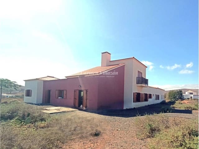 4 sypialnia Willa na sprzedaż w Puerto del Rosario z garażem - 750 000 € (Ref: 9563952)