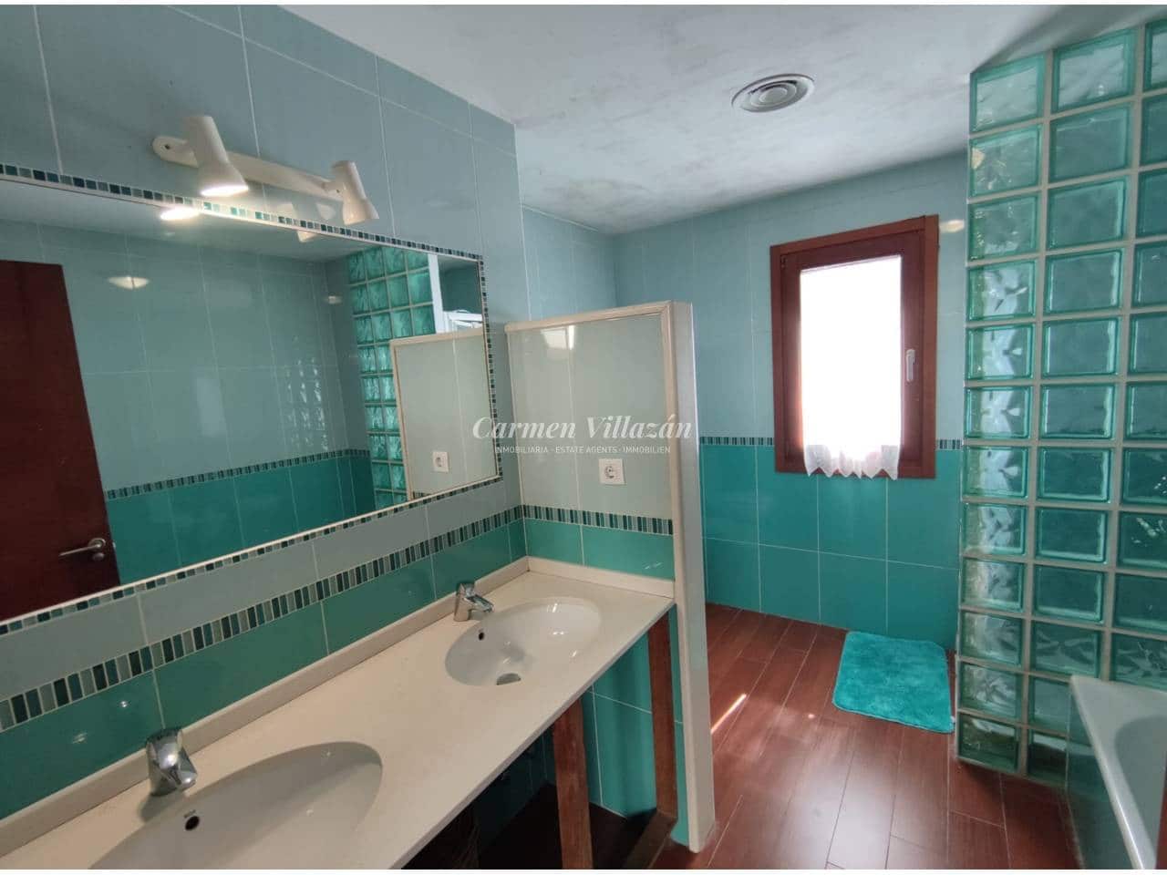 4 sypialnia Willa na sprzedaż w Puerto del Rosario z garażem - 750 000 € (Ref: 9563952)