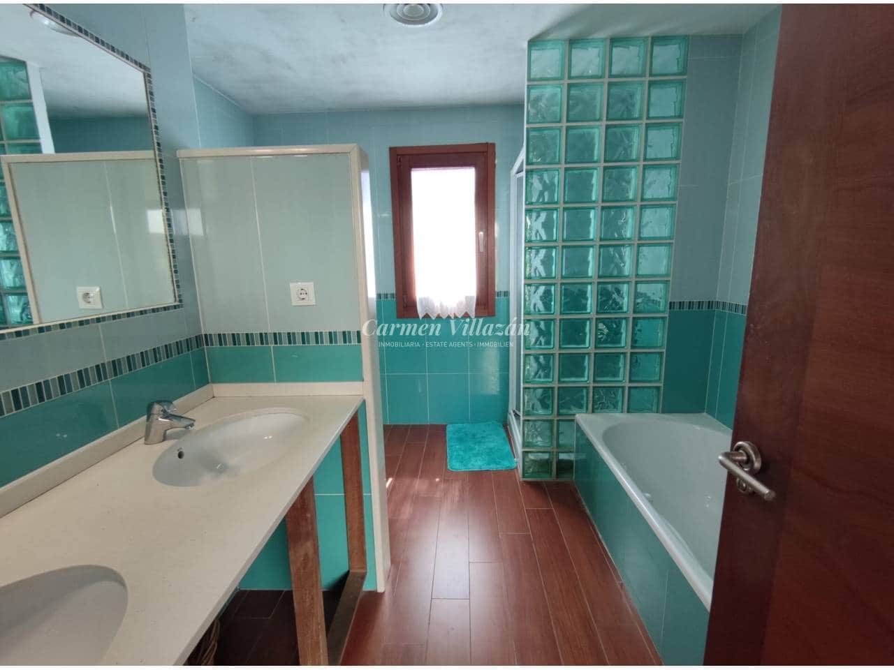 4 sypialnia Willa na sprzedaż w Puerto del Rosario z garażem - 750 000 € (Ref: 9563952)