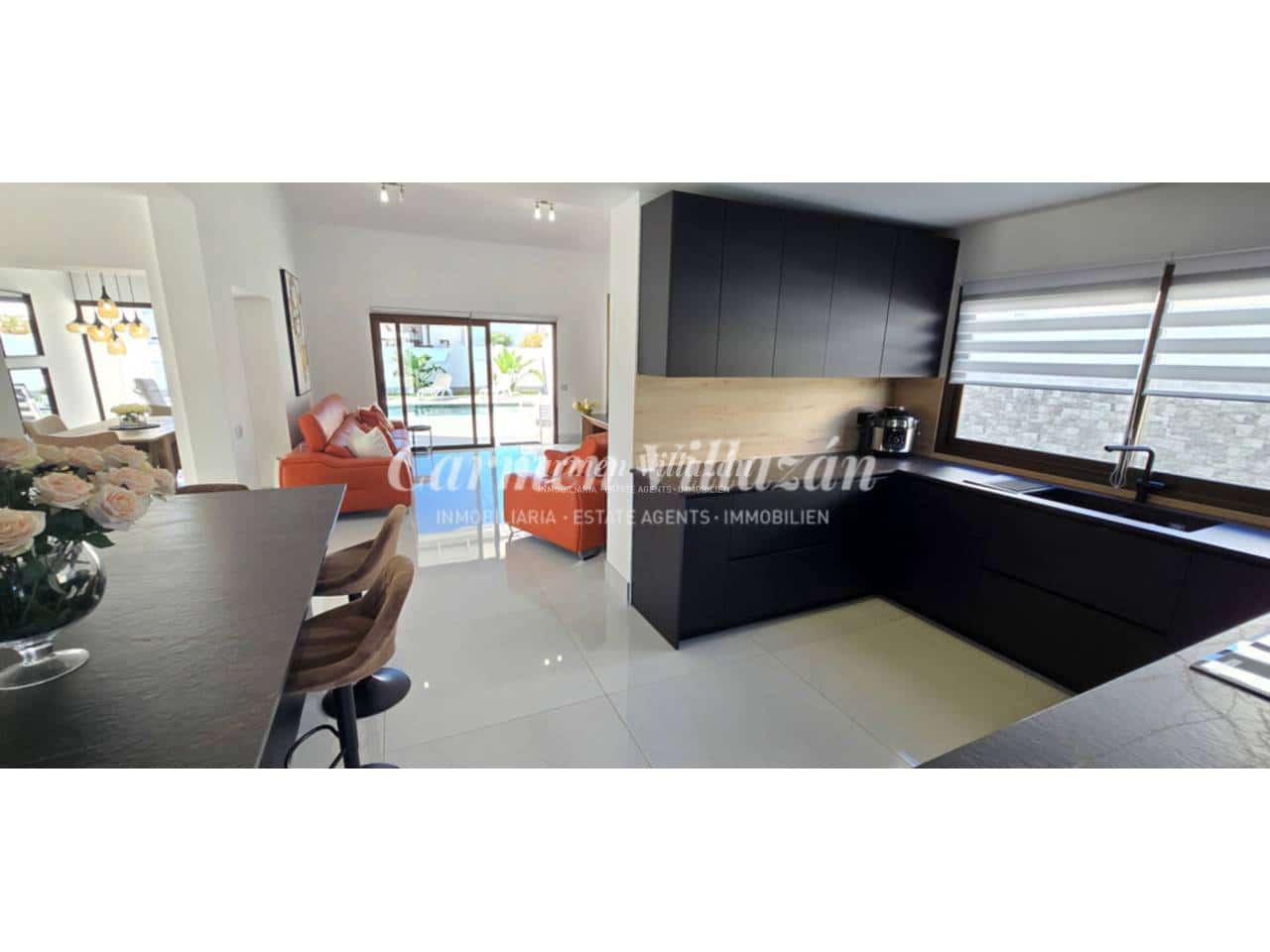 Chalet de 3 habitaciones en Caleta de Fuste en venta con piscina garaje - 795.000 € (Ref: 9604478)