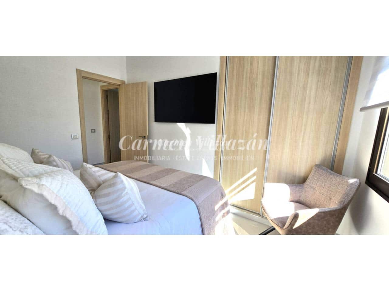 Chalet de 3 habitaciones en Caleta de Fuste en venta con piscina garaje - 795.000 € (Ref: 9604478)