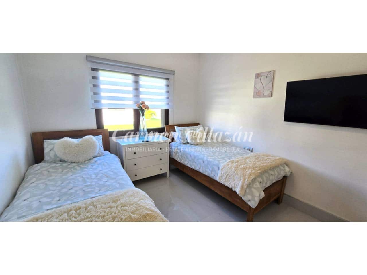 Chalet de 3 habitaciones en Caleta de Fuste en venta con piscina garaje - 795.000 € (Ref: 9604478)