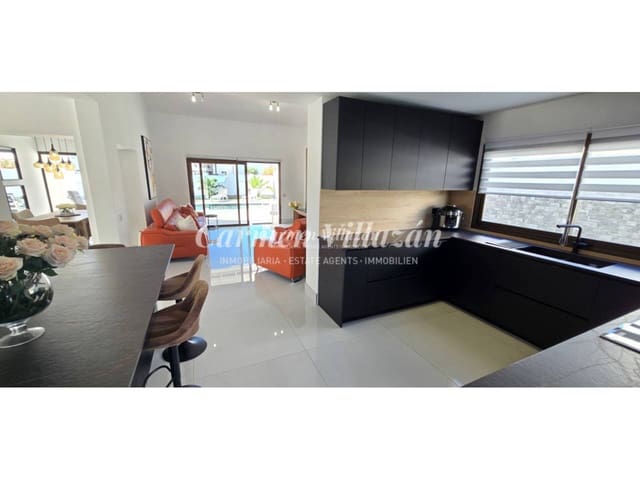 Chalet de 3 habitaciones en Caleta de Fuste, Antigua en venta con piscina garaje - 795.000 € (Ref: 9604478)