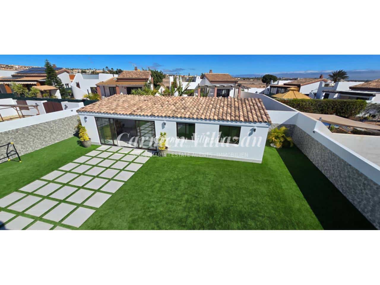 Chalet de 3 habitaciones en Caleta de Fuste en venta con piscina garaje - 795.000 € (Ref: 9604478)